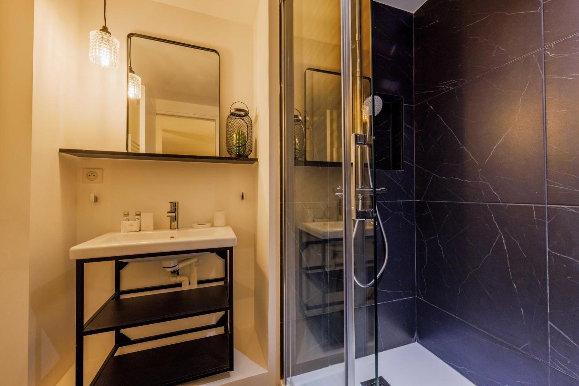 Exceptionnel Duplex A Proximite De Montmartre! Appartement Paris